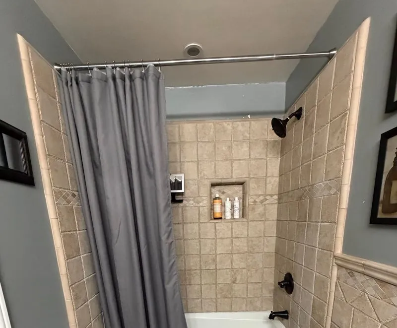 Bathtub and shower surround after cleaning